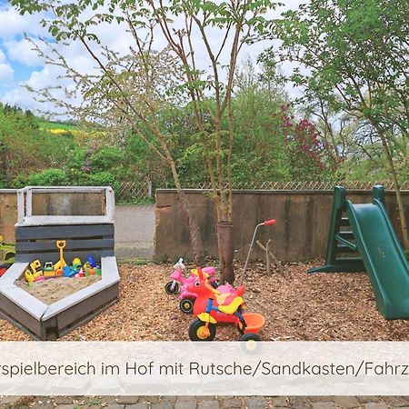 Hofgut Eveshausen - Das Ferienhaus In Der Natur Fuer Familien Und Gruppen Dommershausen Exterior photo
